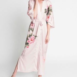 KIM + ONO Peony & Bird Kimoni Robe